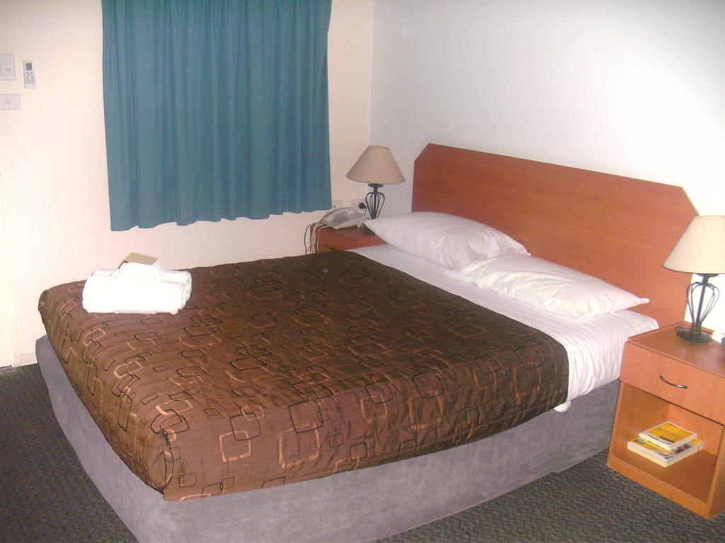 Harbour City Motel แกลดสตัน ภายนอก รูปภาพ