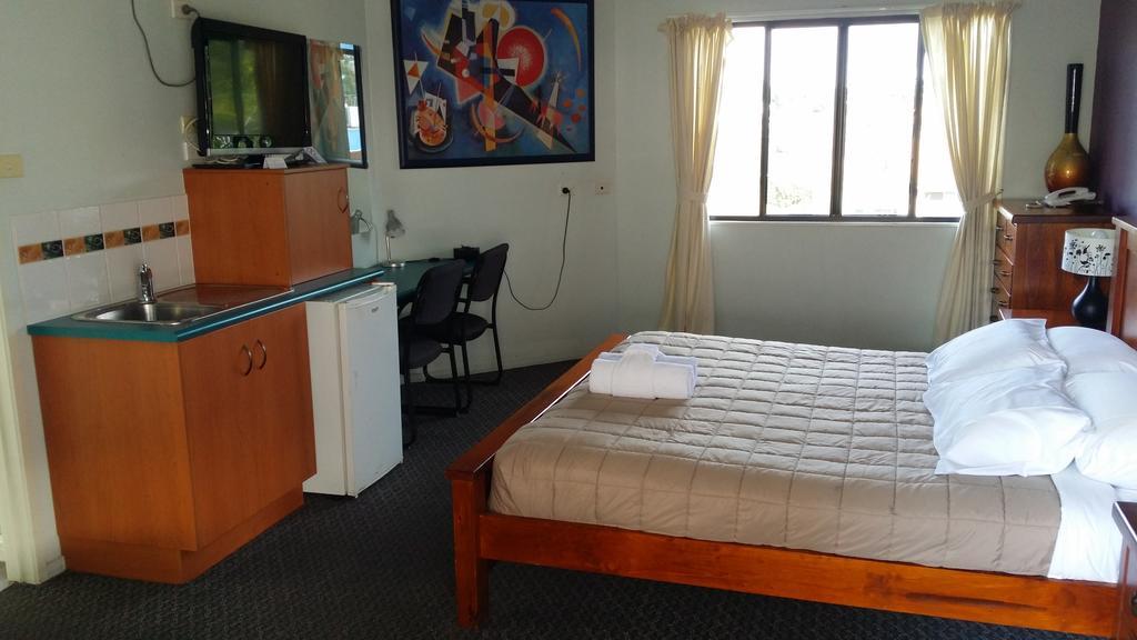 Harbour City Motel แกลดสตัน ภายนอก รูปภาพ
