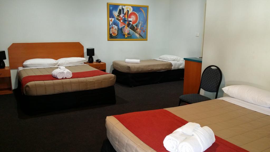 Harbour City Motel แกลดสตัน ภายนอก รูปภาพ