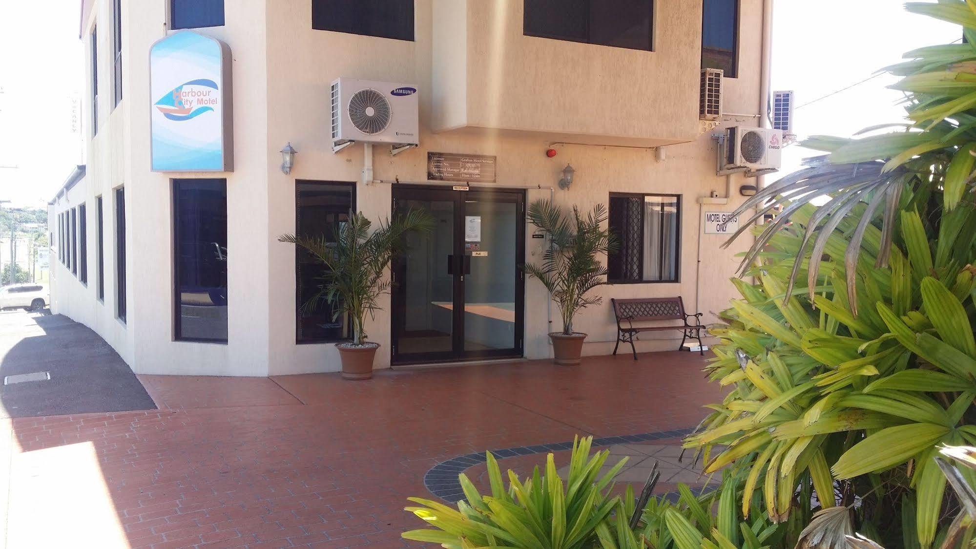 Harbour City Motel แกลดสตัน ภายนอก รูปภาพ