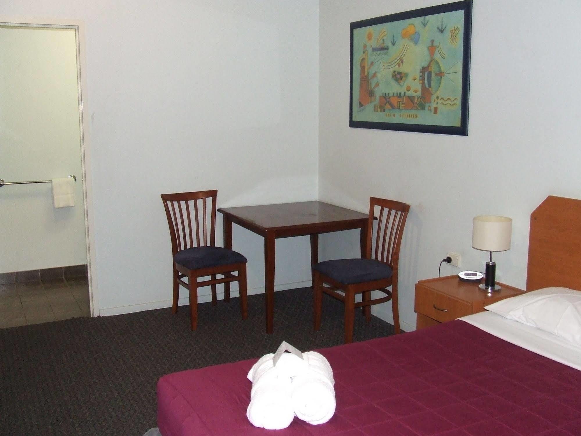 Harbour City Motel แกลดสตัน ภายนอก รูปภาพ