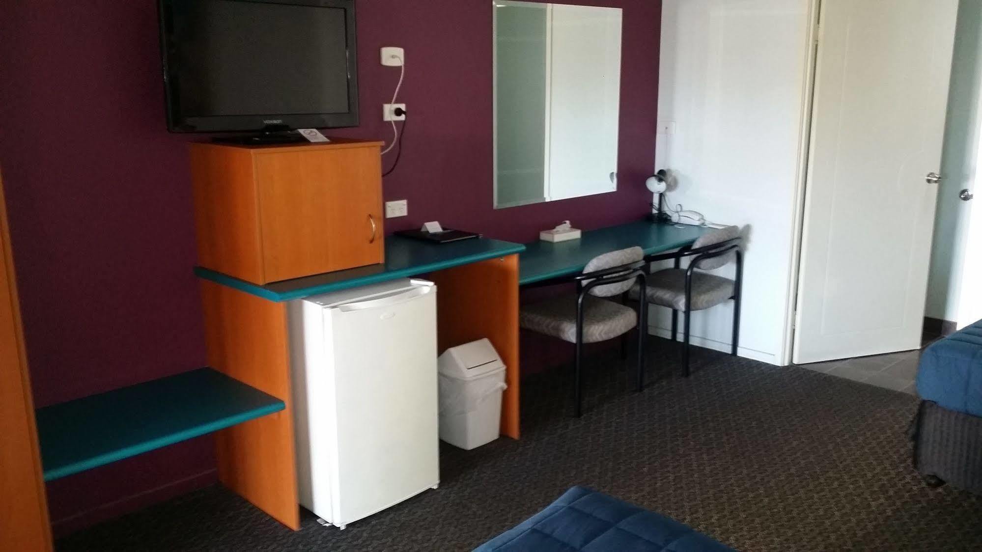 Harbour City Motel แกลดสตัน ภายนอก รูปภาพ